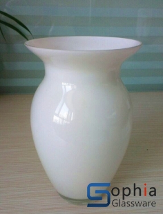 White glass vase SC062